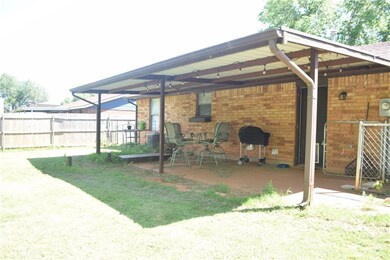 1645 NE 6th St, Moore, OK 73160 - photo 3