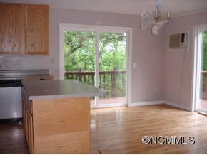 OPEN FLOOR TO DINING
