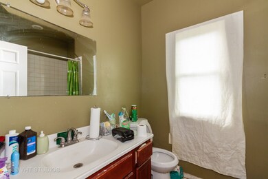 18105 Mary Ann Ln, Country Club Hills, IL 60478 - photo 4