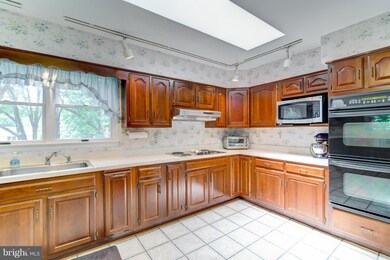 1005 Fowler St, Falls Church, VA 22046 - photo 5