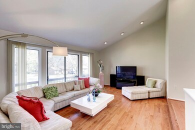 2609 Oakenshield Dr, Potomac, MD 20854 - photo 7