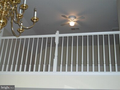 46614 Drysdale Terrace unit 303, Sterling, VA 20165 - photo 5