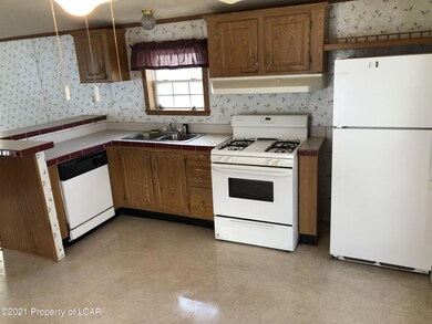 26 Quiet Cove, Jenkins Township, PA 18640 - photo 5