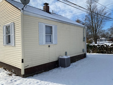 706 W 23rd St, Anderson, IN 46016 - photo 2