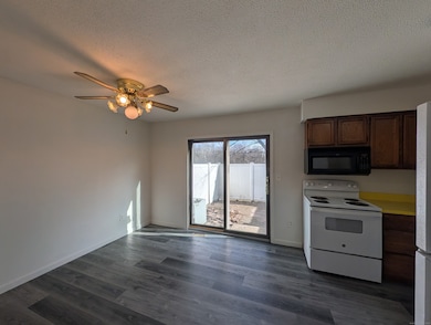 166 Shagbark Dr unit 166, Derby, CT 06418 - photo 4