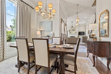 Dining2