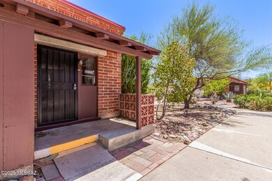 29 - Paseo Madera