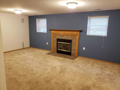 4498 Trickle Creek Ln, Columbus, OH 43228 - photo 7