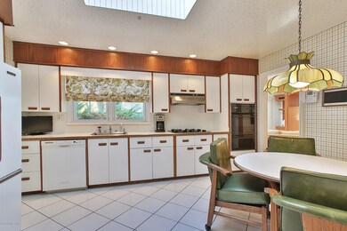 Eat in Kitchen