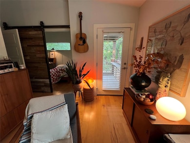 2206 E 9th St unit B, Austin, TX 78702 - photo 7