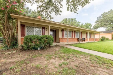 4305 Barcelona Dr, Fort Worth, TX 76133 - photo 3