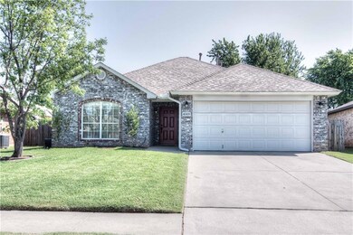 4009 Gyrfalcon Dr, Norman, OK 73072 - photo 2