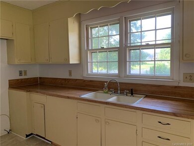 2118 Fernwood Dr, Shelby, NC 28152 - photo 2