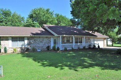 906 N Florence Ave, Claremore, OK 74017 - photo 2
