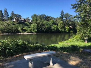 402 Currie Ln, Grants Pass, OR 97526 - photo 5