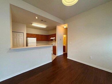 1717 Constantino Cir unit B, Austin, TX 78745 - photo 6