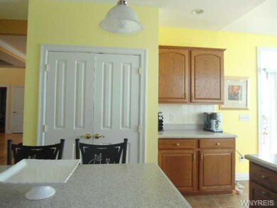 7130 Lakeside Dr, Niagara Falls, NY 14304 - photo 5