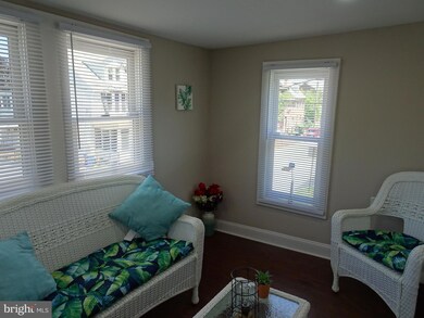 27 W 5th St, New Castle, DE 19720 - photo 2