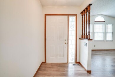 4848 Gilhem Ct, Columbus, OH 43228 - photo 5