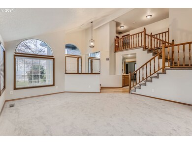 Living Room/Entrance