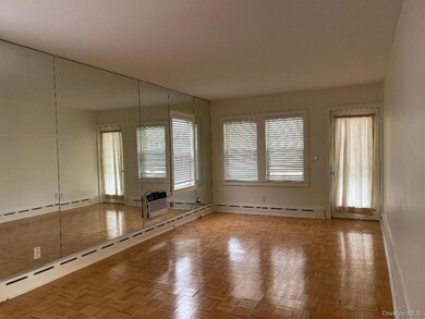 75 Mohawk Ave, East Atlantic Beach, NY 11561 - photo 3