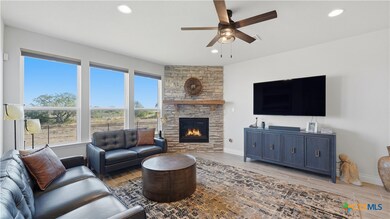 820 Silverberry Dr, New Braunfels, TX 78132 - photo 3