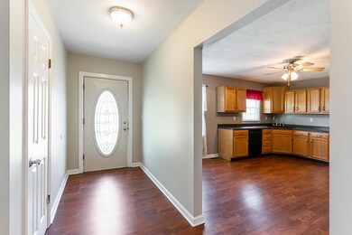109 Thomas St, Frankfort, KY 40601 - photo 4
