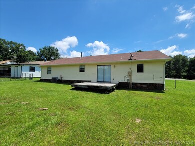 618 S 5th St, Eufaula, OK 74432 - photo 3