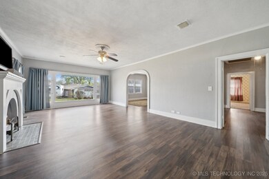 1225 S Delaware Ave, Okmulgee, OK 74447 - photo 4