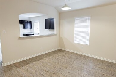 1703 Oriole St, Ennis, TX 75119 - photo 4