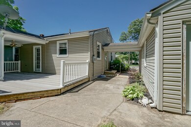 518 Lakeview Dr, Swedesboro, NJ 08085 - photo 5