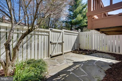 1524 Autumn Ridge Cir, Reston, VA 20194 - photo 2