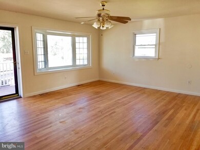 117 W 5th Ave, Ranson, WV 25438 - photo 5