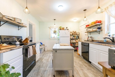 99 Chestnut St, Camden, ME 04843 - photo 5