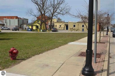 102 Traverse St, Elk Rapids, MI 49629 - photo 3