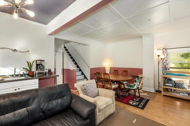 07-626 Hiscock St 0002