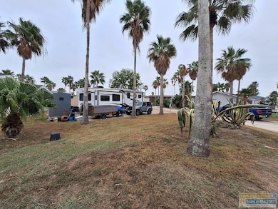 716 E Clam Cir unit 716, Port Isabel, TX 78578 - photo 6