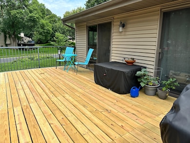 4371 Arden View Ct, New Brighton, MN 55112 - photo 3