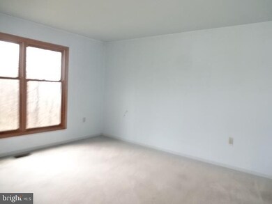 2225 Mcknights Gap Rd, Reading, PA 19604 - photo 4