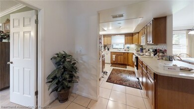 110 Mar Bet Dr, Lake Placid, FL 33852 - photo 5