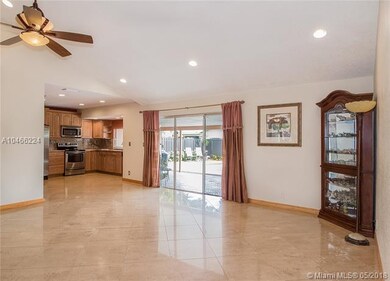 Living/dining room