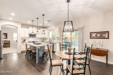 Eat-in Kitchen