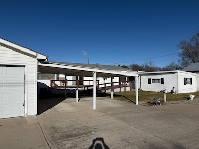 2916 W 21st St, North Platte, NE 69101 - photo 2
