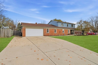 16933 Heather Ln, Clinton Township, MI 48038 - photo 2