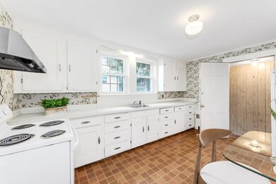 39 Linnet St, West Roxbury, MA 02132 - photo 6