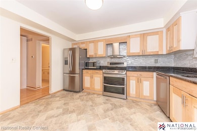 29705 Pine Ridge Cir unit 35, Farmington Hills, MI 48331 - photo 2