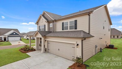 293 Fox Cove Rd, Hendersonville, NC 28792 - photo 2