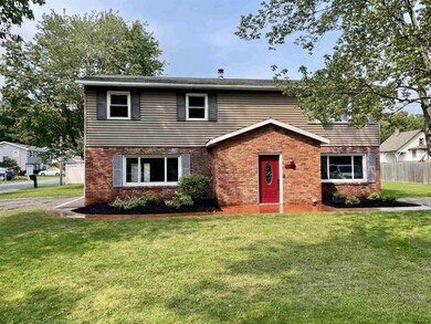 22 Donnelly Dr, Rensselaer, NY 12144 - photo 2