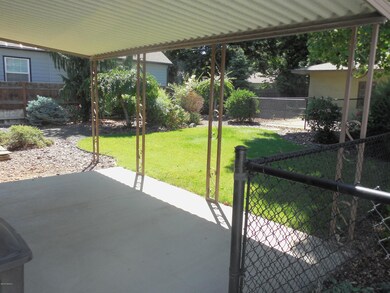 2416 Barge St, Yakima, WA 98902 - photo 2