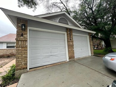 12214 Thompkins Dr unit B, Austin, TX 78753 - photo 2